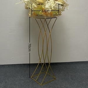 Vente en gros <span class=keywords><strong>de</strong></span> porte-fleurs en métal doré, <span class=keywords><strong>centre</strong></span> <span class=keywords><strong>de</strong></span> <span class=keywords><strong>table</strong></span> élégant pour événements, style moderne chinois <span class=keywords><strong>vintage</strong></span>, nouveauté - Product Image 5