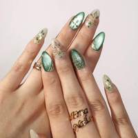 Ongles à presser en acrylique avec feuille d'or et strass colorés, forme amande - Personnalisables avec estampage doré, longueur moyenne, pour fêtes et usage quotidien