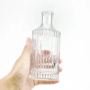 Lids के साथ शराब कांच की बोतलें कांच की बोतल शराब के लिए जिन आपूर्तिकर्ताओं ग्लास छोटी बोतलें शराब