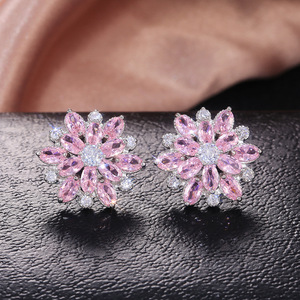 Orecchini di lusso a forma di fiocco di neve con strass in cristallo e montatura a griffe per donna, gioielli da matrimonio, colore rosa - Product Image 4