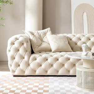 أريكة إيطالية بثلاثة مقاعد بتصميم عصري، مصنوعة من القماش المزخرف، مناسبة للفلل والفنادق الصغيرة والمتوسطة الحجم - Product Image 4