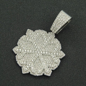 Colar Masculino de Luxo Hip Hop Icy Bling Banhado a Ouro com Pingente de Floco de Neve Cravejado de Strass e Diamantes e Corrente Cubana - Product Image 6