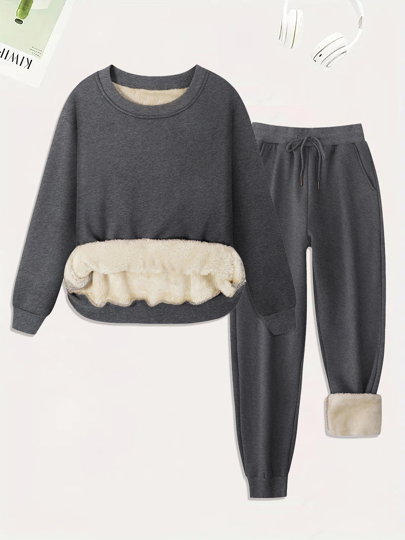 สีเทาเข้ม