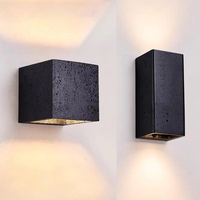 Applique Murale Carrée LED Moderne Wabi Sabi en Travertin Noir – Lampe Murale Simple pour Appartement, Hôtel, Décoration de Chevet, Petite Lumière Murale