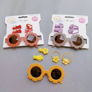 Lunettes de soleil d'été de style coréen avec petit visage Pince à cheveux Cartoon Bandeau Accessoire Style Artistique Rétro Ensemble de lunettes de soleil pour enfants - Product Image 2