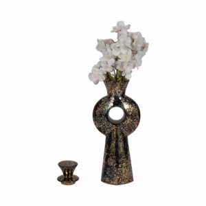 Vaso in Ceramica Scultoreo Rotondo, Vaso Decorativo per Fiori, Elemento d'Arredo Contemporaneo per Soggiorno - Product Image 2