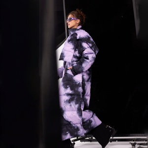 Veste en duvet d'hiver pour femmes de haute qualité-Directe en usine, logo OEM, <span class=keywords><strong>longue</strong></span> imperméable, col écharpe à motifs imprimés numériques - Product Image 3