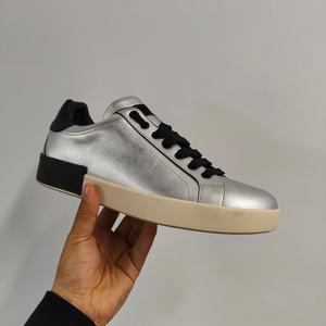 Chaussures de sport en cuir véritable pour hommes et femmes, tendance et neuves, avec des caractéristiques antidérapantes et respirantes pour un usage décontracté. - Product Image 3