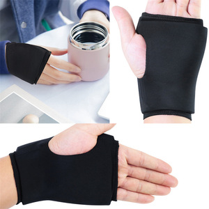 Soporte para muñeca, guante con bolsa de hielo, negro, ajustable, para aliviar el dolor, protección deportiva, tamaño adulto, talla única, se adapta a la mayoría - Product Image 1