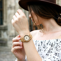 Montre en bois d'olivier de luxe avec logo personnalisé pour femmes, vente en gros