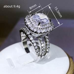 Anillo de Compromiso de Diamantes de Lujo para Mujer con Diamantes Cultivados en Laboratorio de Corte Brillante Redondo, Color G, Diseño Halo T0137 - Product Image 4
