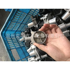 วาล์ว EGR 6461420019 สำหรับ Mercedes Benz Sprinter 3500 วาล์วหมุนเวียนไอเสียรถยนต์อะลูมิเนียม - Product Image 2