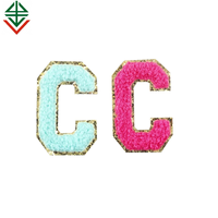 Patchs de lettres faits à la main en fer de coton patchs de lettres en chenille auto-adhésifs pour vêtements