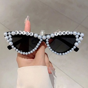 Hstyle addio al nubilato festa strass perla <span class=keywords><strong>occhiali</strong></span> da sole sposa a forma di gatto <span class=keywords><strong>occhiali</strong></span> <span class=keywords><strong>per</strong></span> damigella sposa Tobe Party regali - Product Image 2