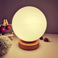 Lampe de table USB décorative en bois massif avec abat-jour en verre, style nordique de luxe, pour chambre à coucher, chevet, bureau, maison d'hôtes, veilleuse LED créative