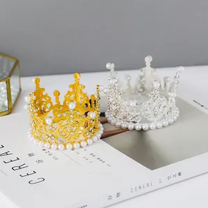 Corona Dorata per Torta, Decorazione Rotonda Completa, <span class=keywords><strong>Accessori</strong></span> per <span class=keywords><strong>Torte</strong></span> di <span class=keywords><strong>Compleanno</strong></span>, Tiara con Strass per Ragazze e Matrimoni - Product Image 2