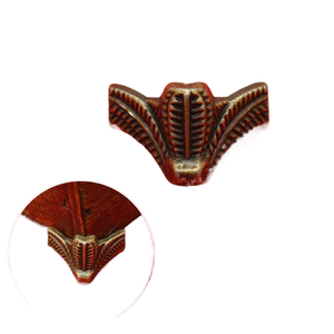 Le petit modèle C014 de Chengyu <span class=keywords><strong>a</strong></span> une base en bronze, une boîte en bois en alliage de zinc, des coins inférieurs et quatre côtés du vin avec Hardwar - Product Image 1