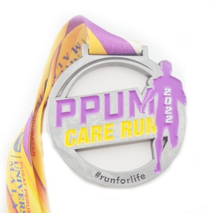 Medalla Premium PPUM Care Run <span class=keywords><strong>de</strong></span> la Universidad <span class=keywords><strong>de</strong></span> Malasia 'Run for Life' con diseño hueco - Medalla con acabado niquelado antiguo - Product Image 1