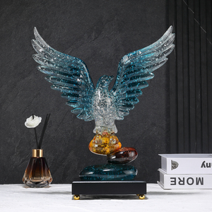 Статуэтка орла из смолы «Великая амбиция»: художественная роспись аэрографом, декор для дома, гостиной, прихожей, ТВ-тумбы, кабинета, офиса, предмет искусства и ремесла - Product Image 2