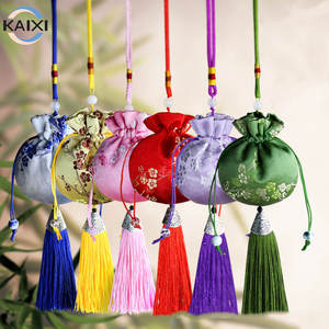 Style chinois recyclable petit <span class=keywords><strong>Sachet</strong></span> <span class=keywords><strong>vide</strong></span> avec fleur broderie cordon gland pendentif bijoux stockage voiture suspendu décor - Product Image 1