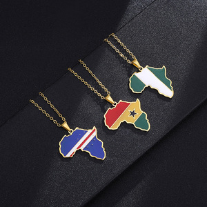 Venta caliente colorido esmalte Nigeria Ghana Somalia <span class=keywords><strong>mapa</strong></span> colgante collar venta al por mayor <span class=keywords><strong>de</strong></span> acero inoxidable <span class=keywords><strong>mapa</strong></span> africano collar - Product Image 2