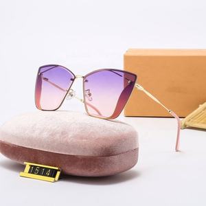 Lunettes de soleil dégradées de créateur pour femmes Lunettes de soleil d'inspiration interne de luxe de haute qualité pour femmes Monture en métal rouge en gros - Product Image 2