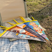 Drapeaux triangulaires en feutre à motifs, bannières en feutre, sangles et cordes anti-vent pour la décoration de camping en extérieur