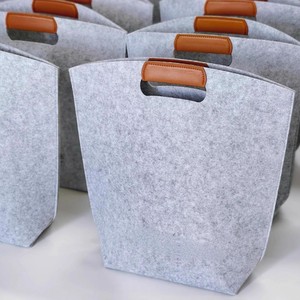 Sac en feutre combiné avec pochette en feutre - Articles cadeaux d'entreprise - Logo personnalisable - Haute qualité - Livraison rapide des échantillons (5-7 jours) - Product Image 1