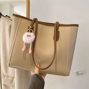 Sac à bandoulière tendance et mignon pour femme, grande capacité, avec fermeture éclair, nouvelle collection 2026, avec pendentif - Product Image 4