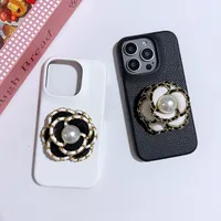 Étui de téléphone en cuir avec fleur de rose 3D, coque arrière rigide antichoc compatible avec iPhone 16E 16 15 14 13 12 11 Pro Max