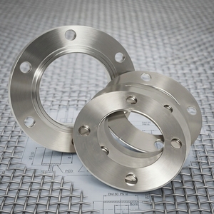 Service de fabrication de tôles en acier inoxydable, pliage et soudage de tubes, plaque de base de main courante avec trou central - Product Image 6