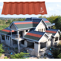 Solution de toiture en acier recyclable pour maison résidentielle, tôles en aluminium durables, tuiles de toiture revêtues de pierre