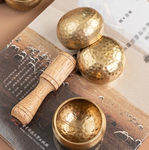 Mini bol chantant népalais en cuivre pour la vibration sonore, le yoga, la méditation, la pleine conscience, l'instrument de guérison, la décoration intérieure et l'ornement - Product Image 2