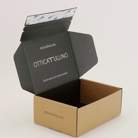 Boîte d'expédition postale autocollante noire personnalisée avec logo, doublure en éponge gaufrée, recyclable, pour l'emballage des chaussettes