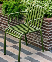Ensemble table et chaises d'extérieur en alliage d'aluminium, imperméable et confortable, adapté au patio ou devant un café