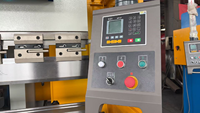 Presse plieuse hydraulique CNC entièrement automatique 6000 mm 6000 kN avec moteur pour le traitement de l'aluminium, fabrication chinoise