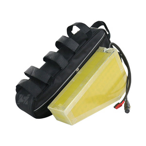 Suministro Directo de Fábrica de Batería de Litio Triangular de Gran Capacidad de 52V 72V para Bicicletas Eléctricas, Personalizable - Product Image 2