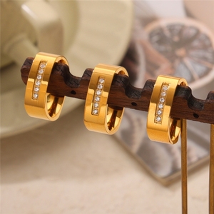 Anello in Acciaio Inossidabile di Nuova Tendenza, Design Semplice con Strass, Anello Versatile per Coppie, Vendita all'Ingrosso - Product Image 2