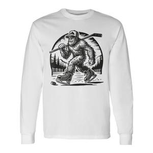 Bigfoot Hockey Sasquatch T-shirt à manches longues pour jouer au hockey, design rétro - Product Image 1