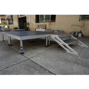 Plataforma de Escenario Portátil de Aluminio para Exteriores, Altura Ajustable, Flexible, con Superficie Antideslizante y Fácil Montaje - Product Image 1