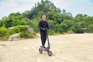 Monopatín eléctrico plegable X10 de 600W * 2 de doble motor <span class=keywords><strong>con</strong></span> batería de 18,2 Ah, capaz de velocidades de hasta 40 km/h, rango de 80 km - Product Image 5