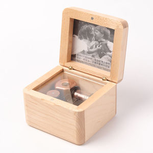 Boîte à musique carrée en bois moderne, souvenir spécial, avec design encadré personnalisé, durée du son de 30 secondes, <span class=keywords><strong>chanson</strong></span> Joyeux <span class=keywords><strong>Anniversaire</strong></span> - Product Image 3