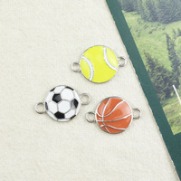 Vente en gros fabricant : Accessoires de pendentifs petits pour bracelets en alliage, motifs de ballons sportifs DIY, finition émail goutte d'huile, fabriqués en Chine, modèle DYE-23-7-27