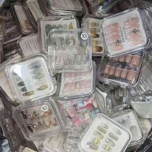 Lot de 10 faux ongles en acrylique faits main, motifs aléatoires, haute qualité, pour salons de manucure - Product Image 1