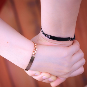 Bracciale Personalizzabile con Targhetta ID in Acciaio Inox Placcato Oro 18K per Uomo e Donna, Bracciale a Catena Cubana con Incisione Personalizzata - Product Image 3