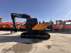 Excavatrice Hyundai HX220 d'occasion de 20 tonnes avec godet de terrassement - Product Image 2