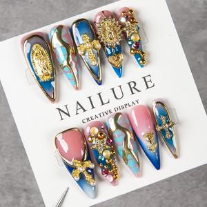 Ongles artificiels de luxe faits main de haute qualité, 10 pièces, longs, forme stiletto, en acrylique, à presser, avec accents 3D en bijoux - Product Image 3