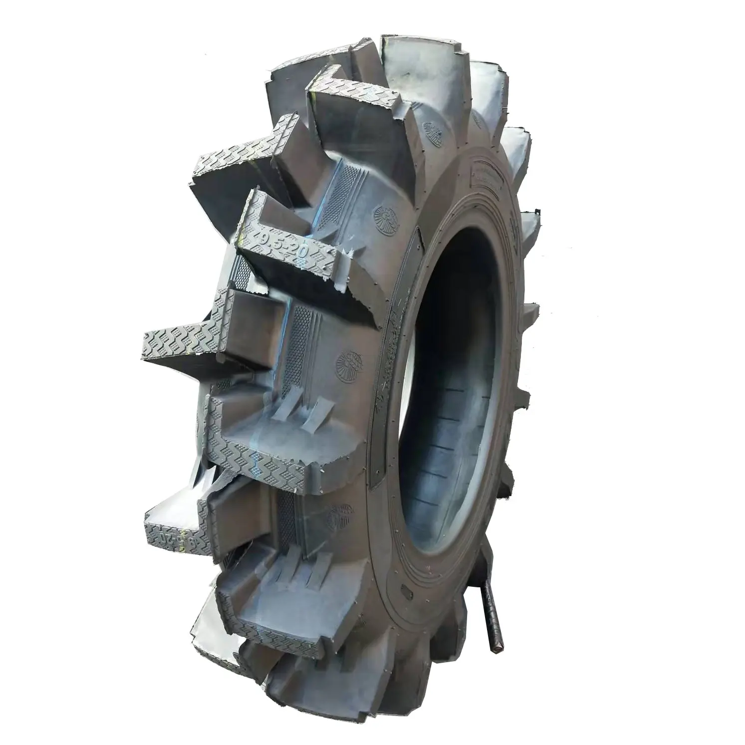 Pneus agricoles d'usine en gros pneus de tracteur agricole PR 13.6-38 14.9-30 16.9-34 roues arrière pneu de tracteur