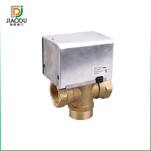 Válvula Angular Eléctrica de 1 Pulgada de Latón con Reinicio por Corte de Energía para Sistemas de Agua y HVAC - Product Image 5