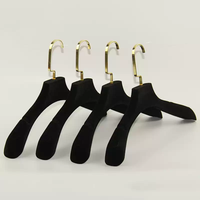 Clips de robe de mariage de logo personnalisé bleu blanc noir brun velours cintres en plastique hommes costume vêtement vêtements cintres en velours